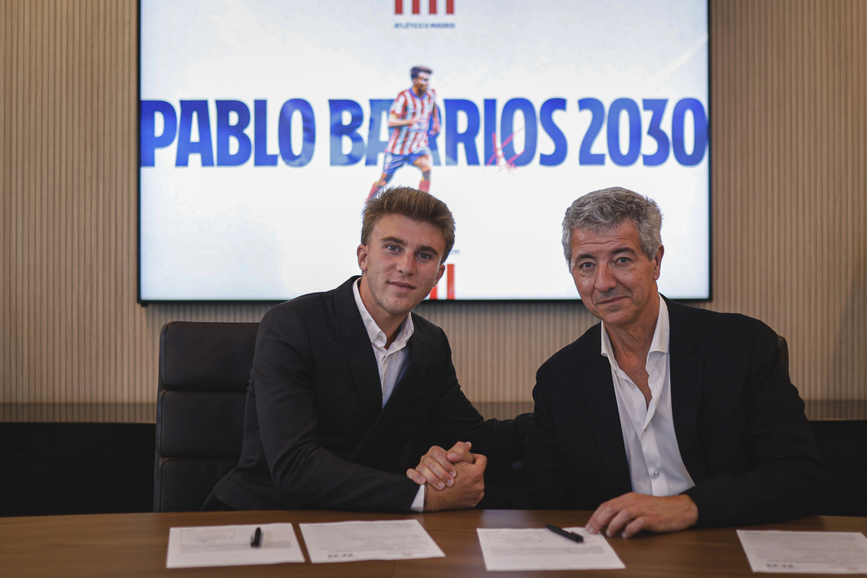 Pablo Barrios renueva con el Atlético Madrid hasta 2030