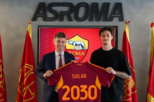 Mile Svilar renueva con la Roma hasta 2030